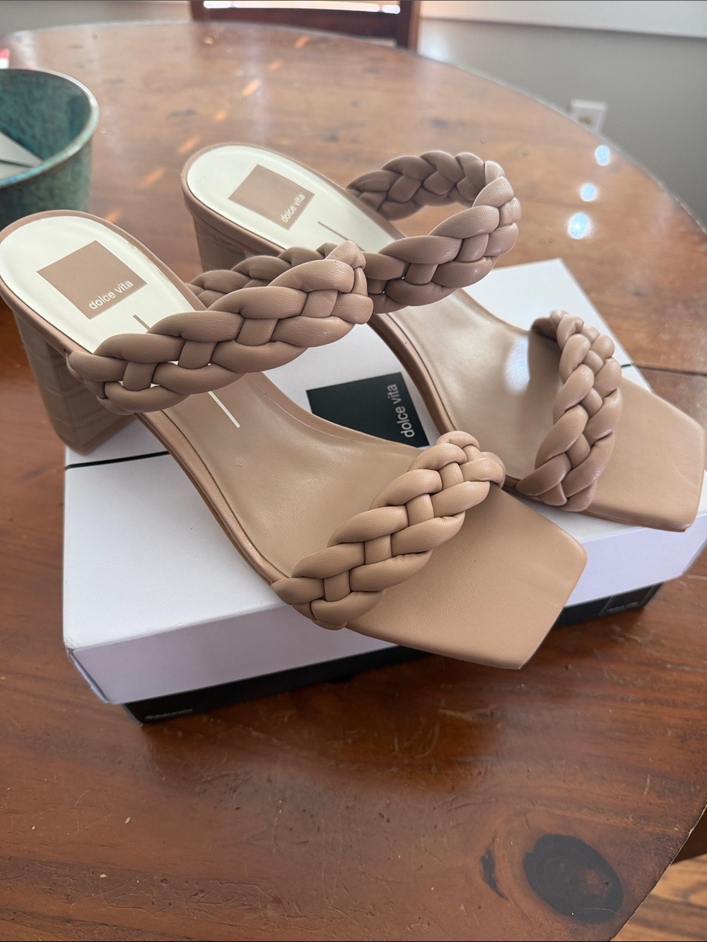 Excellent Condition Dolce Vita Pailey in Cafe Stella - size 11.